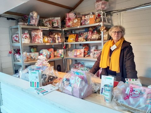 Chalet solidaire au Marché de Noël de Rouen Déc. 2023